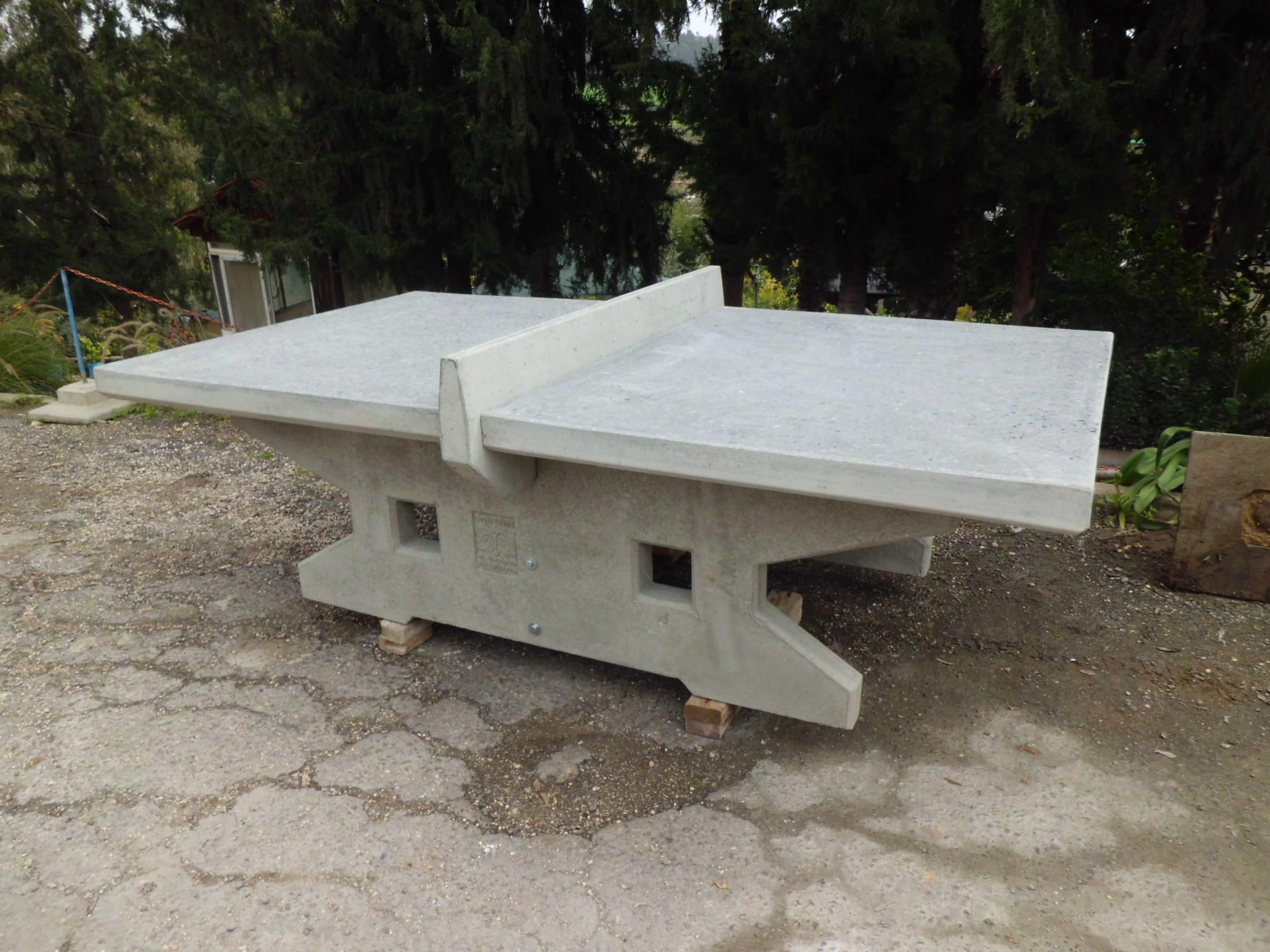 שולחן פינג פונג מבטון – בטון אדריכלי